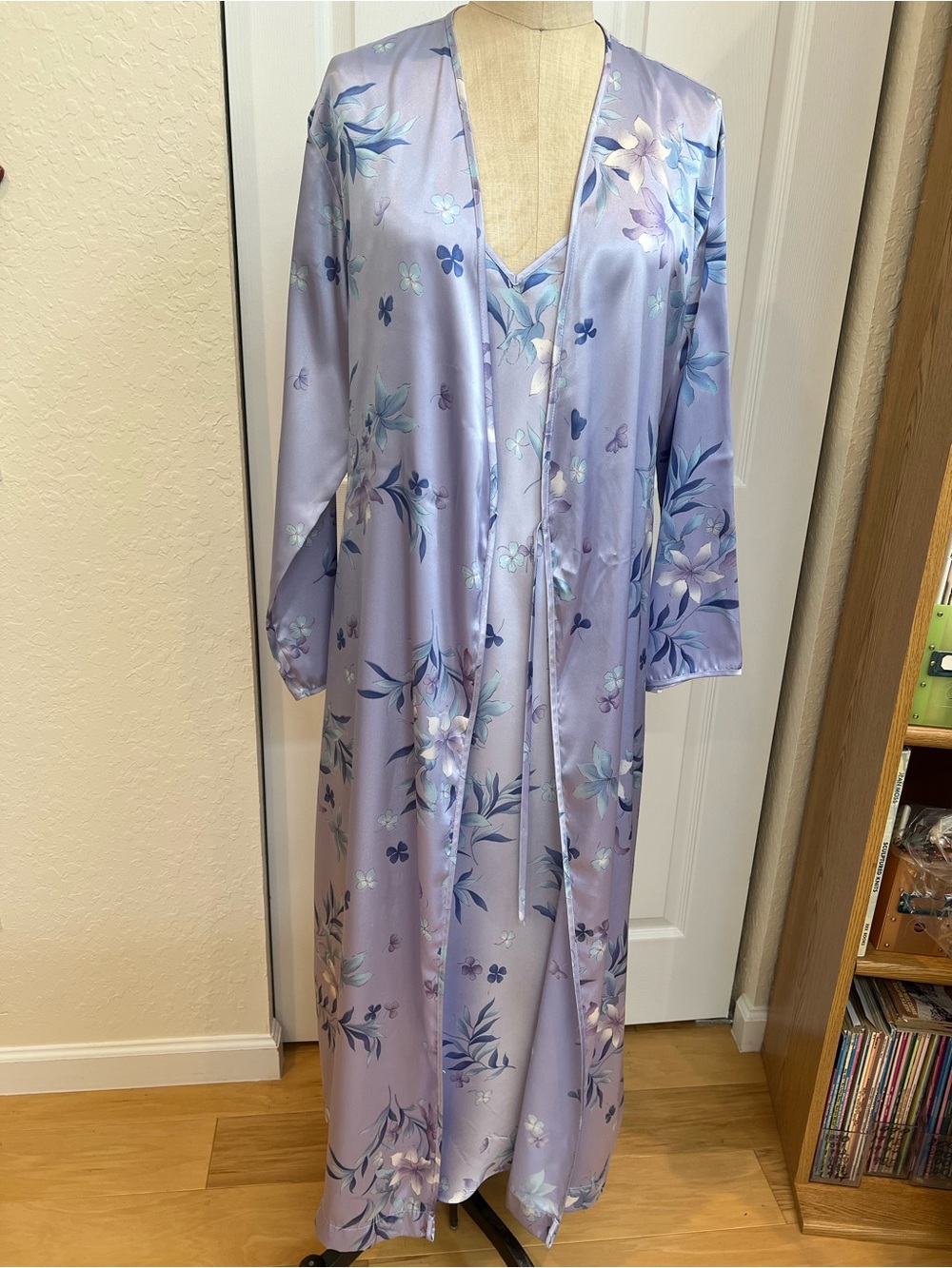 2ps set by Halston Heritage Lavender Floral Satin Robe & Slip Set